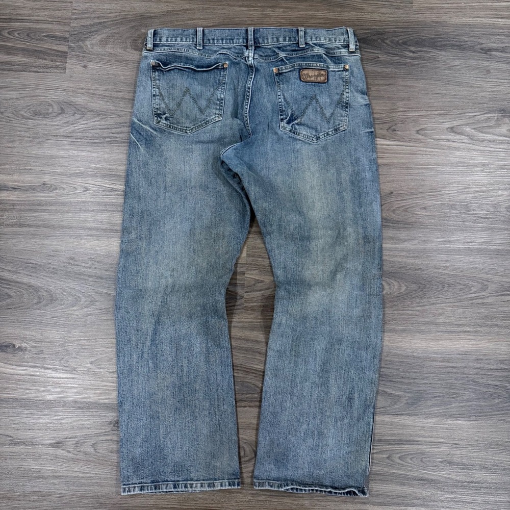 Wrangler Men's Blue Wash Bootcut Denim Jeans Size 38 x 30 rugged workwear - Picture 4 of 7